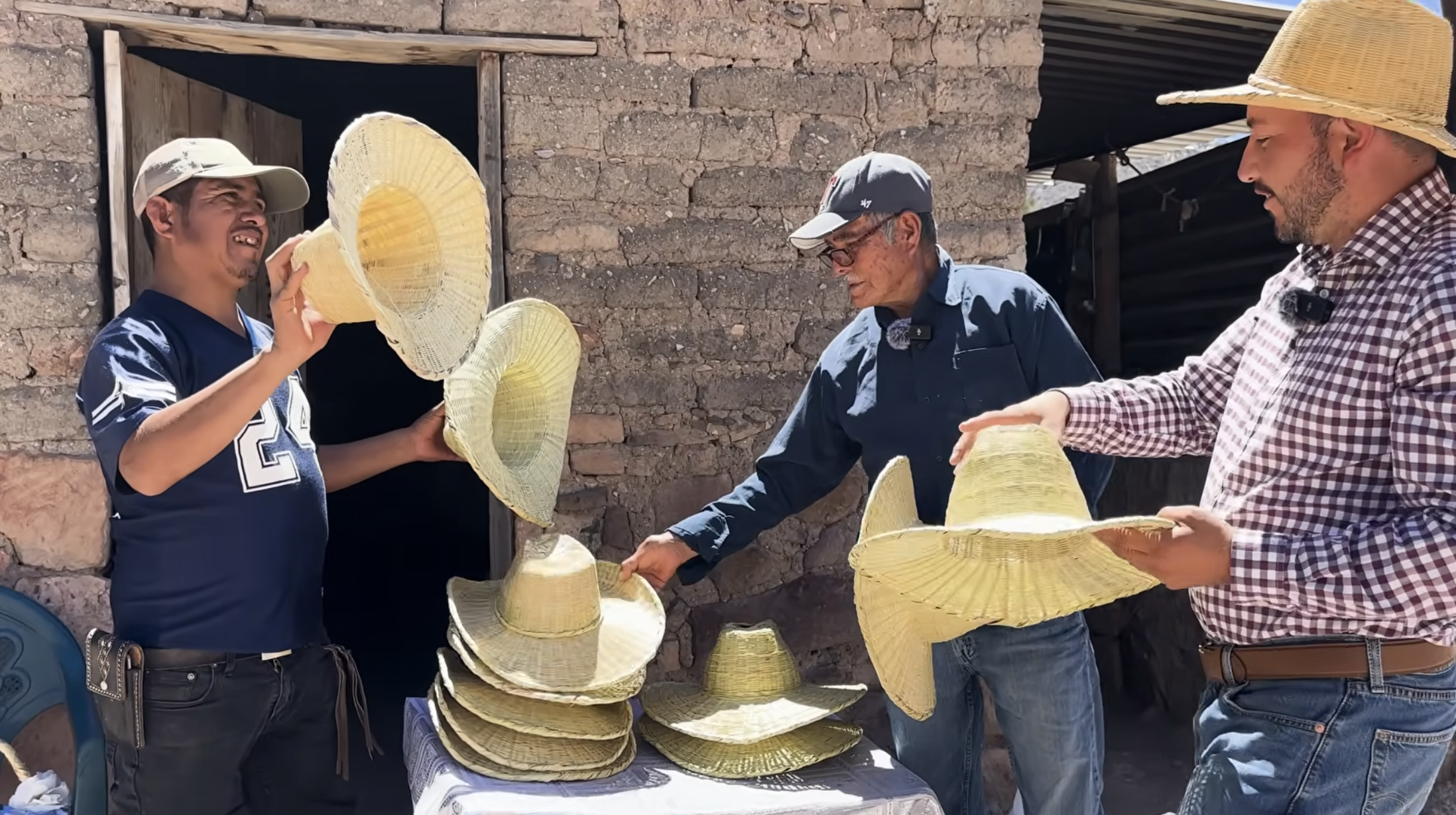 Elaboración de sombreros de carrizo